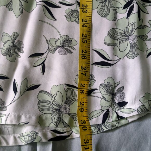 Liz Claiborne sleeveless tunic top - Picture 6 of 6